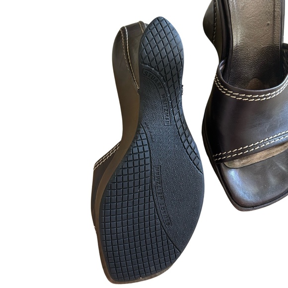 Stuart Weitzeman Heels - Picture 2 of 2